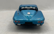 Load image into Gallery viewer, Maisto Blue 1965 Chevrolet Corvette Scale 1:18 Die-Cast Collector Model Car
