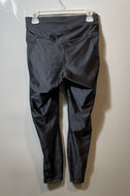 Load image into Gallery viewer, Lululemon Womens Dark Gray Satin Shine Panelled 25" Compression Leggings Size 8
