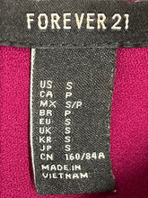 Load image into Gallery viewer, Forever 21 Womens Berry Color 3/4 Sleeve Round Neck Button Back Blouse Top Sz S
