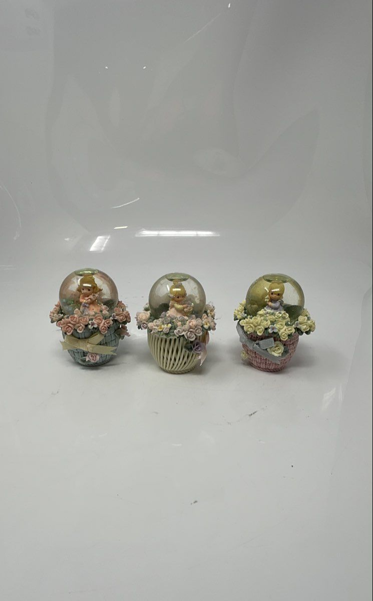 Set Of 3 Pcs Precious Moments Multicolor Girl In A Basket Miniature Snow Globes