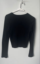Load image into Gallery viewer, Forever 21 Womens Black Los Angeles California Long Sleeve Cropped T-Shirt Sz S
