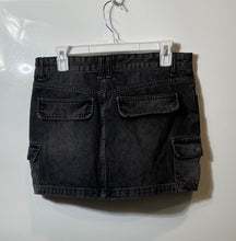 Load image into Gallery viewer, Zara Womens Black Flat Front Pockets Denim Cargo Skirt Size Medium
