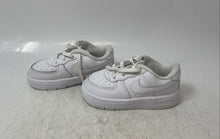 Load image into Gallery viewer, Nike Boys Force 1 Low White Low Top Lace-Up Sneaker Shoes Size 7C
