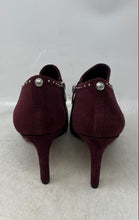 Load image into Gallery viewer, Vince Camuto Womens Channa Burgundy Stiletto Heel Ankle Booties Size 10M
