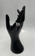 Load image into Gallery viewer, Unbranded Fashion Women's Ring Weight 6.2g (NCL)
