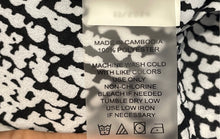 Load image into Gallery viewer, Vince Camuto Womens Black White Printed Cap Sleeve Notch Neck Blouse Top Size S
