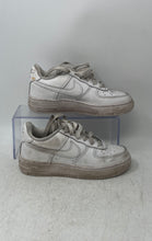 Load image into Gallery viewer, Nike Boys Air Force 1 LE FV5951-111 White Leather Sneakers Shoes Size 1Y
