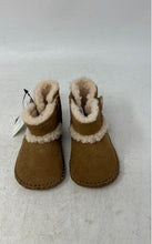 Load image into Gallery viewer, UGG Unisex Baby Lemmy II 1018136I Brown Suede Sheepskin Booties Size 0/1 W/ Tag
