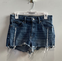 Load image into Gallery viewer, Lucky Brand Womens Blue Denim High Rise Frayed Hem Cut-Off Shorts Size 6/28
