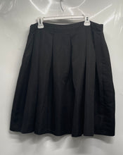 Load image into Gallery viewer, Forever 21 Womens Black Side-Zip Knee-Length Pleated Skirt Size 2X Plus
