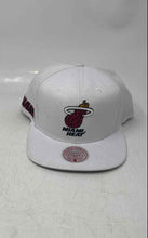 Load image into Gallery viewer, Mitchell &amp; Ness Mens White Red Miami Heat Adjustable Snapback Cap
