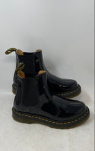 Load image into Gallery viewer, Dr. Martens Womens 2976 Black Patent Leather Pull-On Chelsea Boots Size 6
