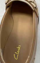 Load image into Gallery viewer, Clarks Womens Orianna Edge 26170360 Brown Black Platform Loafer Shoes Size 7M
