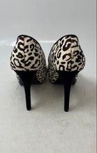 Load image into Gallery viewer, Guess Womens Black White Animal Print Peep-Toe Stiletto Pump Heels Size 6.5M
