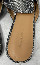 Load image into Gallery viewer, Banana Republic Womens Black White Pointed Toe Slip-On Mule Sandals Size 9

