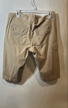 Load image into Gallery viewer, Express Womens Beige Flat Front Pockets Straight Leg Capri Pants Size 8
