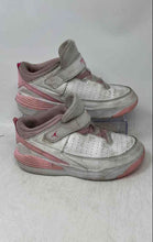 Load image into Gallery viewer, Nike Kids Air Jordan Max Aura 5 Pink White Hook And Loop Sneaker Shoes Size 2.5Y
