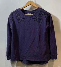 Load image into Gallery viewer, Authentic Simply Vera Vera Wang Womens Purple Pullover Sweatshirt Size XS
