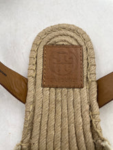 Load image into Gallery viewer, Authentic Tory Burch Womens Beige Open Toe Espadrille Sandals Size 7.5 Damaged
