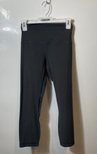 Load image into Gallery viewer, Lululemon Womens Green Align High-Rise Pull-On Cropped Leggings Size 4
