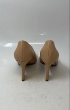 Load image into Gallery viewer, Vince Camuto Womens Akenta Beige Leather Slip-On Pointed Toe Pump Heels Size 7
