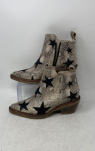 Load image into Gallery viewer, Mafe Castro Womens Multicolor Snakeskin Embossed Leather Ankle Boots Size EUR 36
