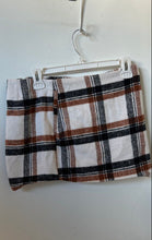Load image into Gallery viewer, Forever 21 Womens Beige Plaid Flat Front Pockets Side-Zip Mini Skirt Size M
