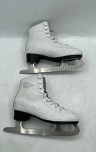 Load image into Gallery viewer, Lake Placid Womens Glider 4000 White Lace-Up Ice Figure Skates Size 5
