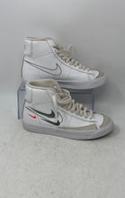 Load image into Gallery viewer, Nike Boys Blazer Mid 77 SE DO6487-100 White Lace-Up Sneakers Shoes Size 5Y
