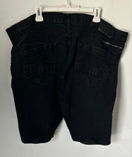 Load image into Gallery viewer, Steve's Jeans Mens Black Denim Flat Front Dark Wash Bermuda Shorts Size 46
