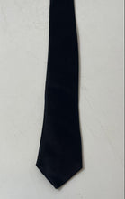 Load image into Gallery viewer, Oscar De La Renta Mens Black Keeper Loop Adjustable Pointed Tie
