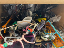 Load image into Gallery viewer, Variety of Vision Glasses and Sunglasses 5 Lbs. + 9.1 oz Box
