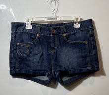 Load image into Gallery viewer, G By Guess Womens Blue Denim 5 Pocket Design Cuffed Hem Mom Shorts Size 32
