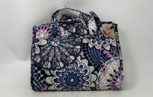 Load image into Gallery viewer, Vera Bradley Womens Multicolor Floral Print Inner Pockets Cosmetic Makeup Bag
