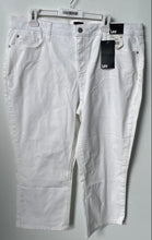 Load image into Gallery viewer, Lee Womens White Pockets Stretch Capri Jeans Size 20M With Tag
