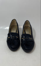 Load image into Gallery viewer, Karen Scott Womens Black Snakeskin Slip-On Block Pump Heels Size 7.5 M
