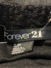Load image into Gallery viewer, Forever 21 Womens Black Lace Side Zip Straight &amp; Pencil Skirt Size Small
