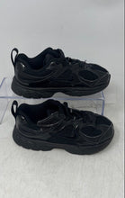 Load image into Gallery viewer, Nike Kids V5 RNR Black Low Top Hook &amp; Loop Sneaker Shoes Size 10C
