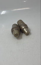 Load image into Gallery viewer, Set Of 2 Pcs Vintage Silver Tone Plate Home And Tableware Salt &amp; Pepper Shaker
