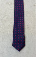 Load image into Gallery viewer, Neiman Marcus Mens Purple Red Printed Keeper Loop Adjustable Designer Tie
