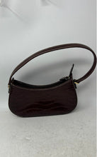 Load image into Gallery viewer, Liz Claiborne Womens Brown Crocodile Embossed Leather Inner Pockets Shoulder Bag
