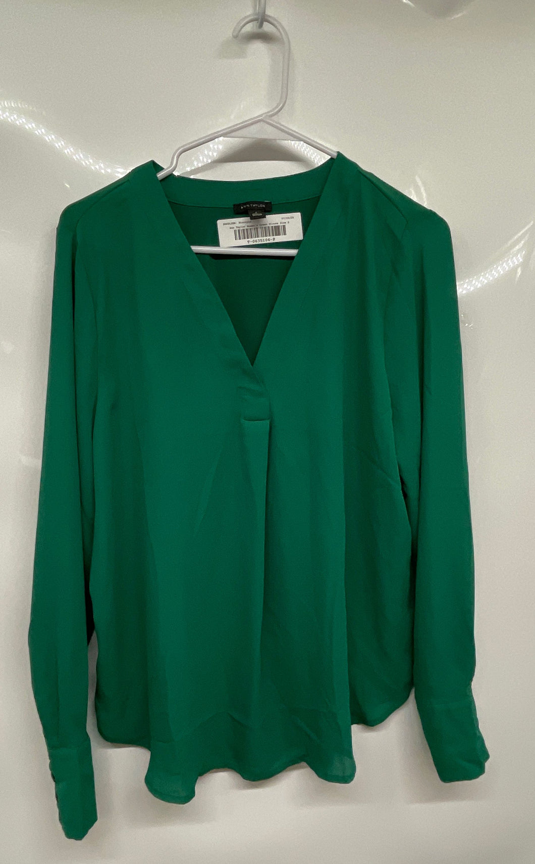 Ann Taylor Womens Green Long Sleeve V-Neck Pleated Front Blouse Top Size Small