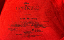 Load image into Gallery viewer, Disney Mens Red Graphic Print The Lion King Hakuna Matata Pullover T-Shirt Sz M
