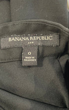 Load image into Gallery viewer, Banana Republic Womens Black Flat Front Back Slit Straight &amp; Pencil Skirt Size 0

