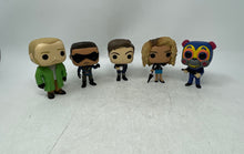 Load image into Gallery viewer, Lot Of 5 Pcs Funko Pop! Television The Umbrella Academy Vinyl Action Figures
