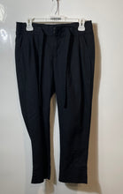Load image into Gallery viewer, Gap Womens Black Elastic Waist Stretch Skinny Leg Cropped Pants Size 2R
