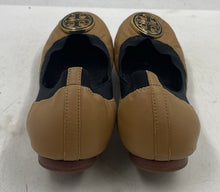 Load image into Gallery viewer, Authentic Tory Burch Womens Beige Leather Slip-On Ballet Flats Size 8 Worn
