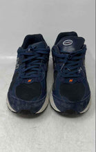 Load image into Gallery viewer, New Balance Boys 2002R GC2002NV Blue White Lace-Up Low Top Running Shoes Size 7M
