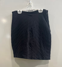 Load image into Gallery viewer, Express Womens Black Side Zip Straight &amp; Pencil Skirt Size 4
