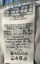 Load image into Gallery viewer, Guess Mens Blue Denim 5-Pocket Design Light Wash Tapered Jeans Size 36x32
